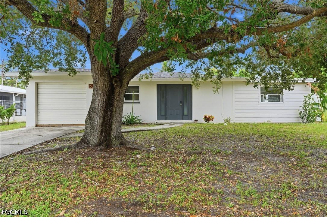 1635 Lowell Ct., Fort Myers, FL 33907