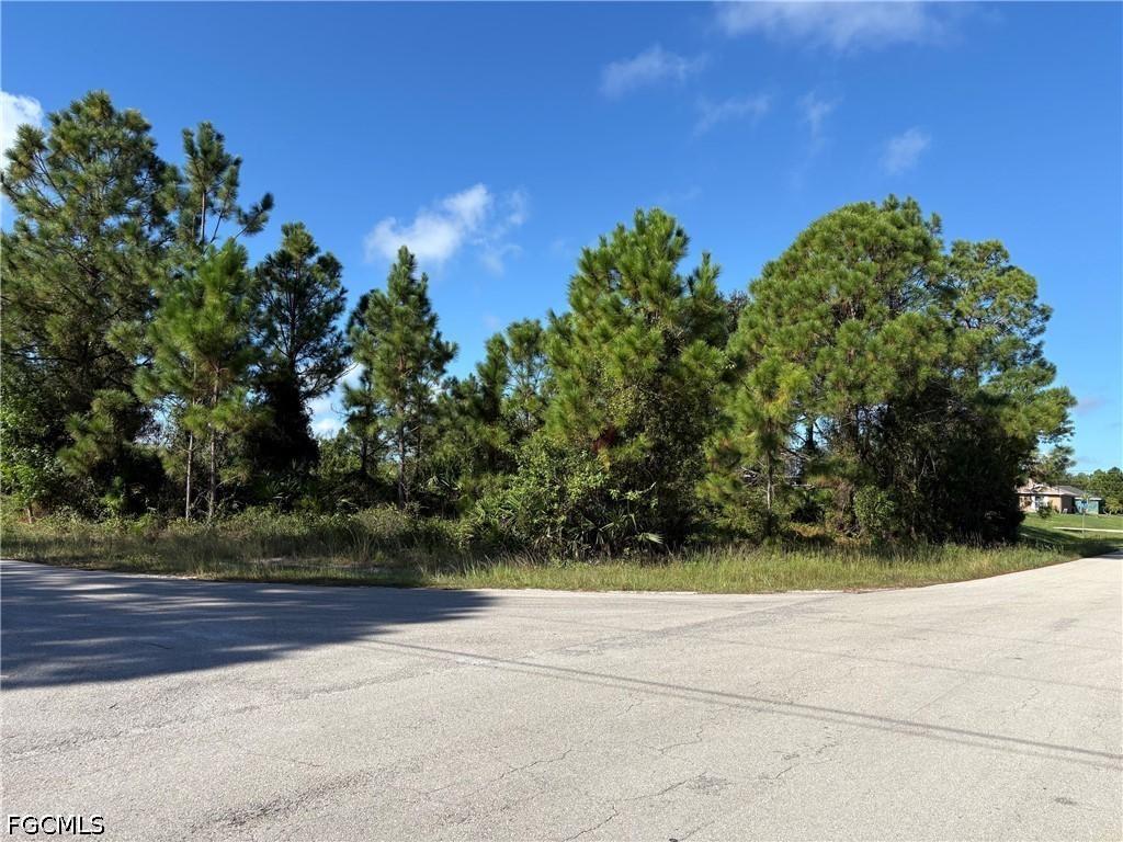 710 Oakridge Ave., Lehigh Acres, FL 33974