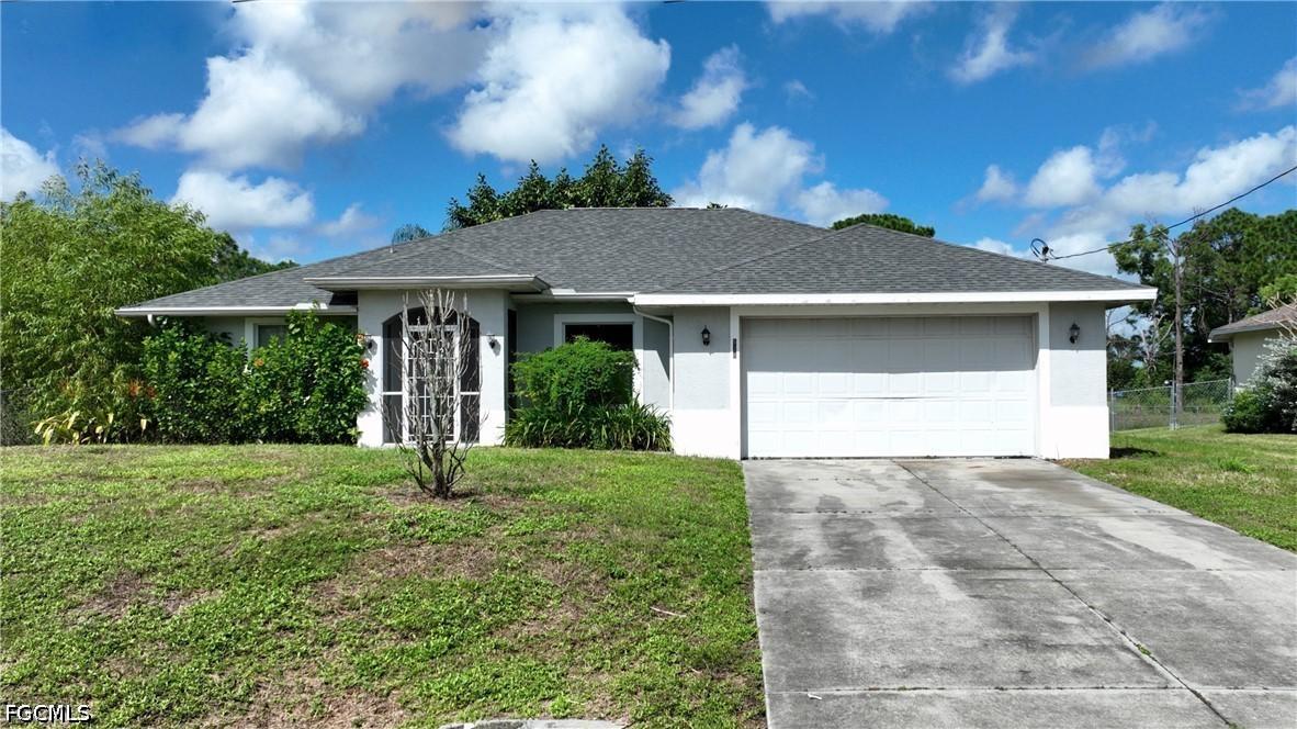 528 Empire Ave., Lehigh Acres, FL 33974