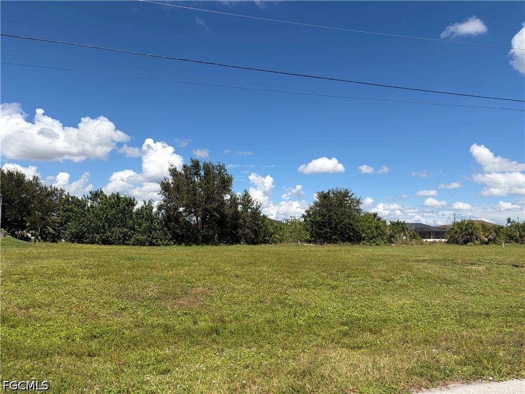 401 NW 8th Ter., Cape Coral, FL 33993