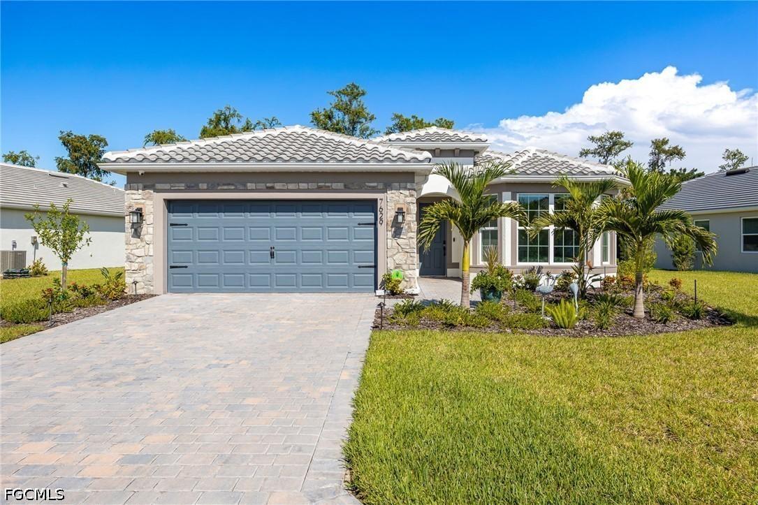 7629 Paradise Tree Dr., North Fort Myers, FL 33917