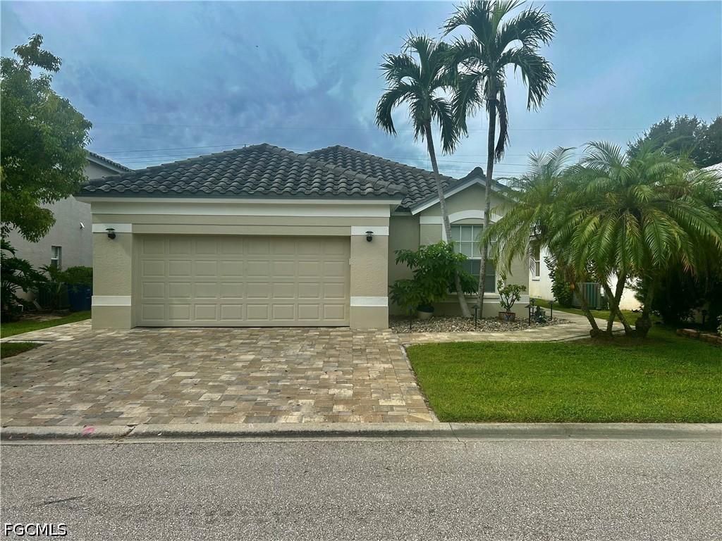 11228 Lakeland Cir., Fort Myers, FL 33913
