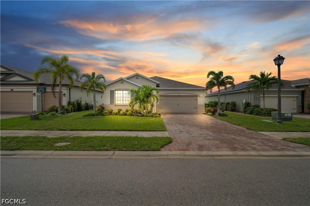 3290 Baravaldo Cir., Cape Coral, FL 33909