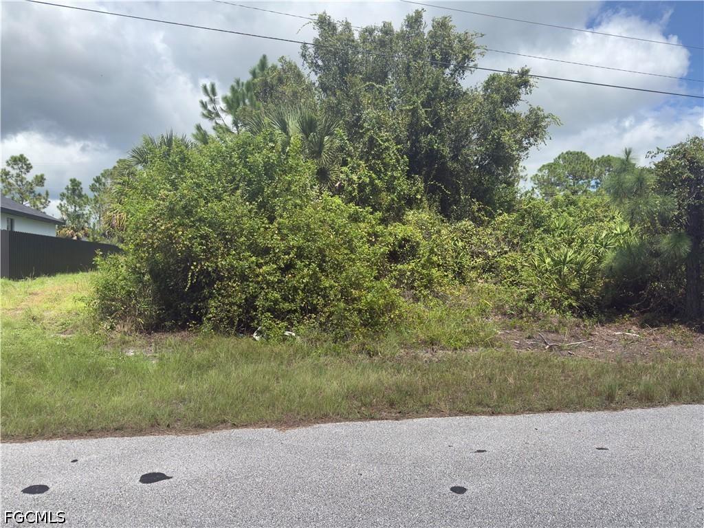 1027 Gladys St., Lehigh Acres, FL 33974