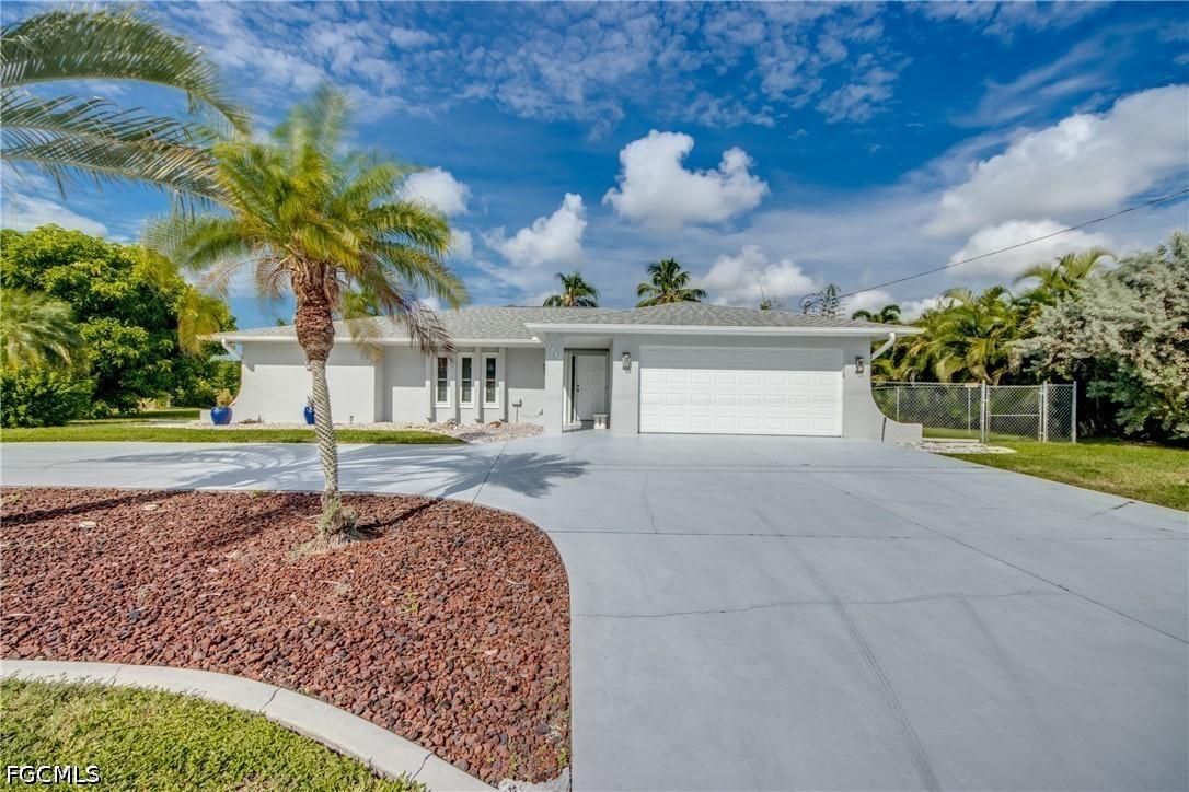 3812 SE 16th Pl., Cape Coral, FL 33904