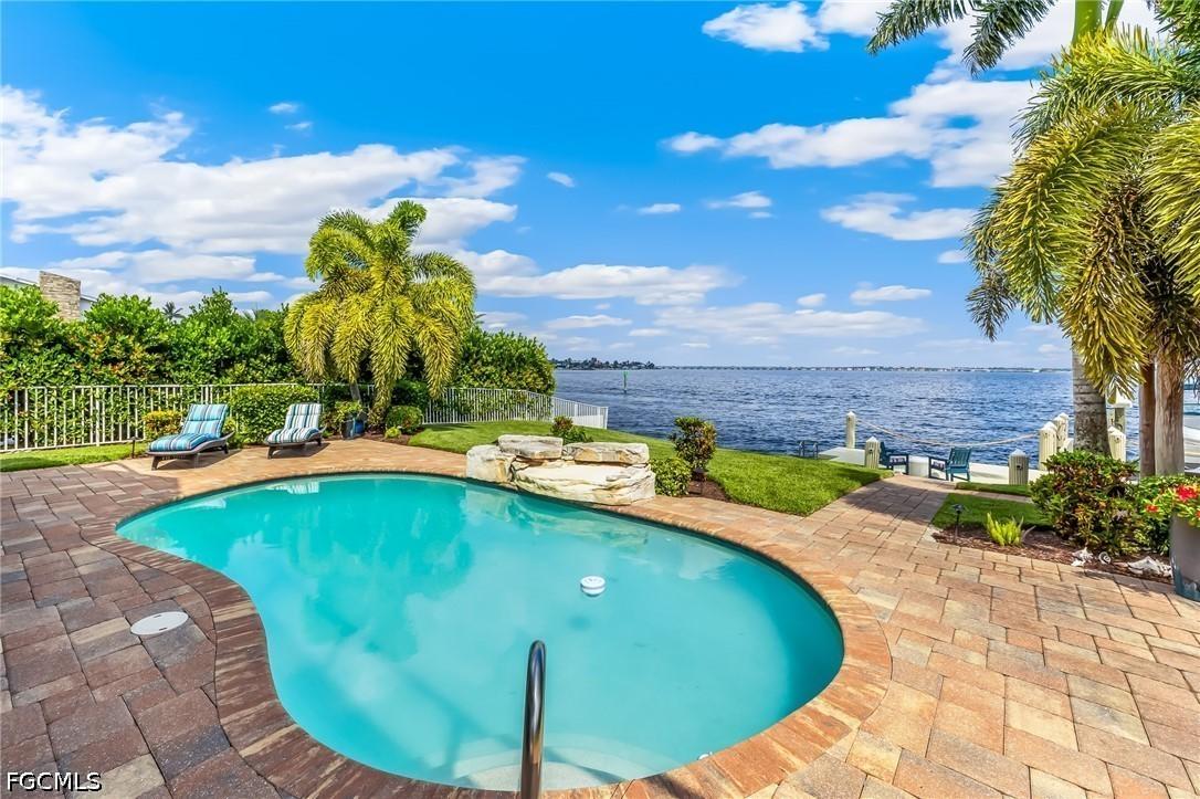 2901 SE 22nd Pl., Cape Coral, FL 33904