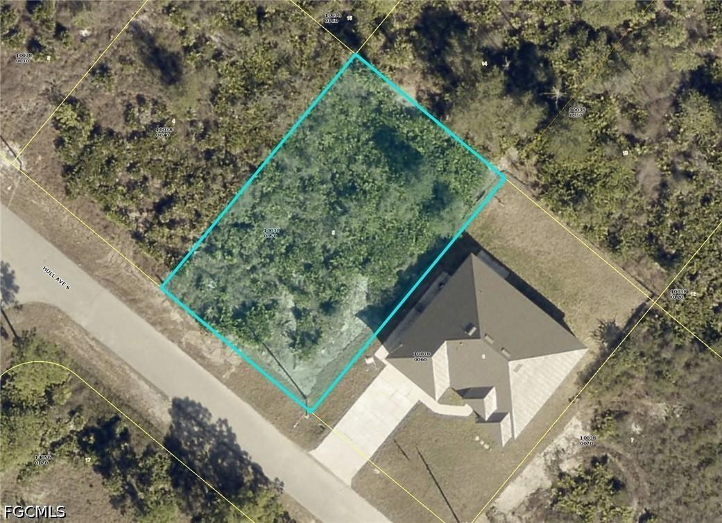 415 Hull Ave., Lehigh Acres, FL 33974