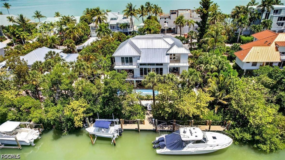 561 Lighthouse Way, Sanibel, FL 33957