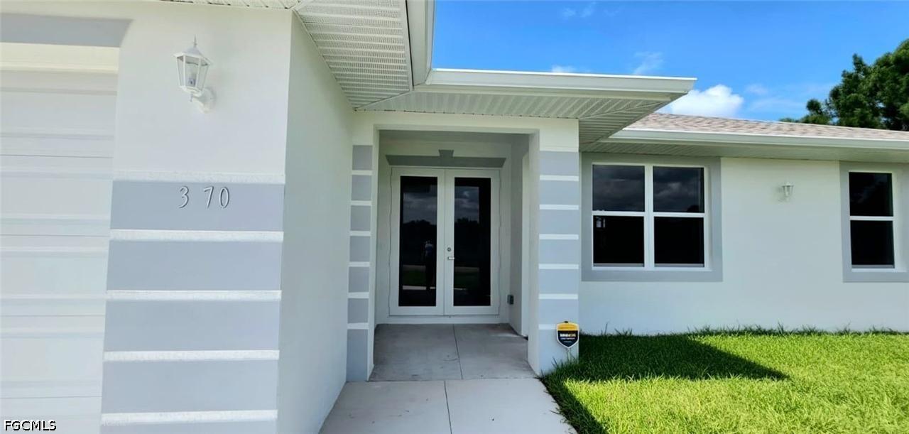 370 Chalet Ave., Lehigh Acres, FL 33974