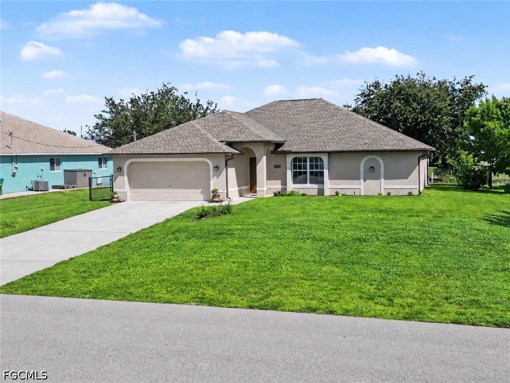 225 SW 26th Pl., Cape Coral, FL 33991