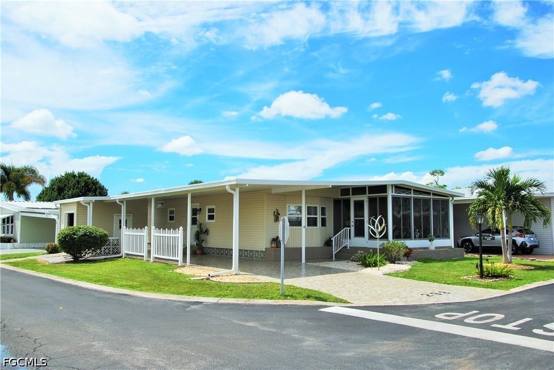 298 Boros Dr., North Fort Myers, FL 33903