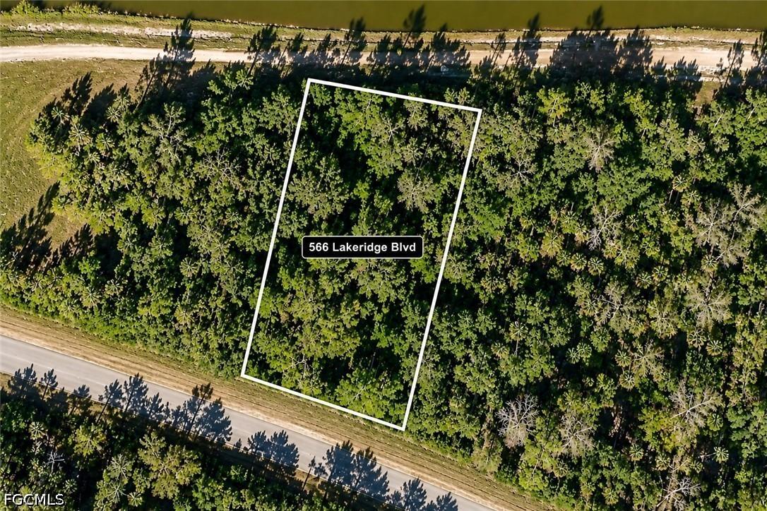 566 Lakeridge Blvd., Lehigh Acres, FL 33972