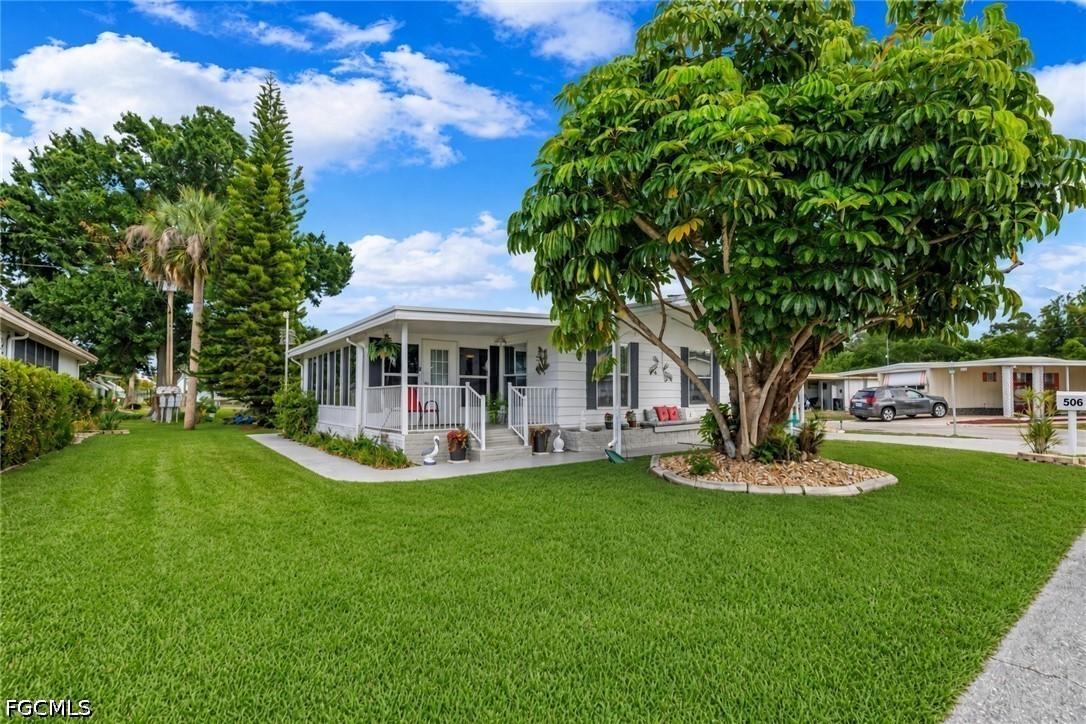 506 Blossom Ct., North Fort Myers, FL 33917