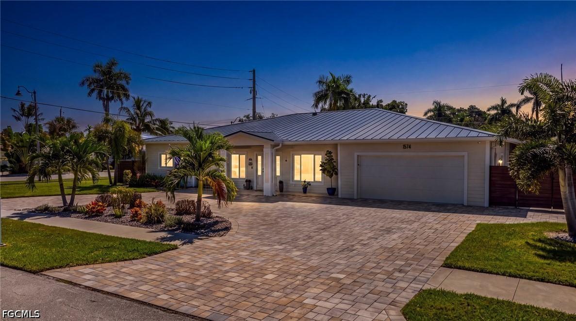 1574 Ricardo Ave., Fort Myers, FL 33901