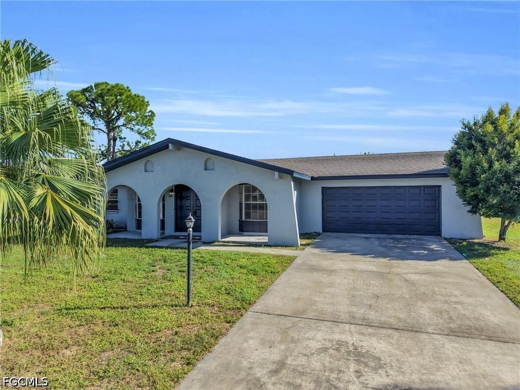 502 Parkside St., Lehigh Acres, FL 33936