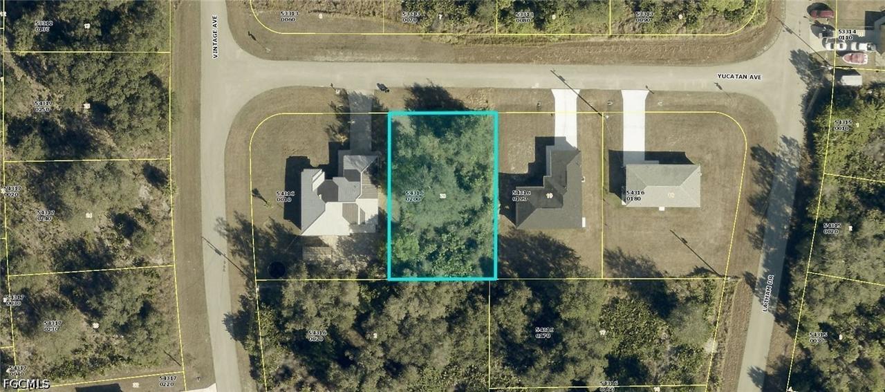 715 Yucatan Ave., Lehigh Acres, FL 33972