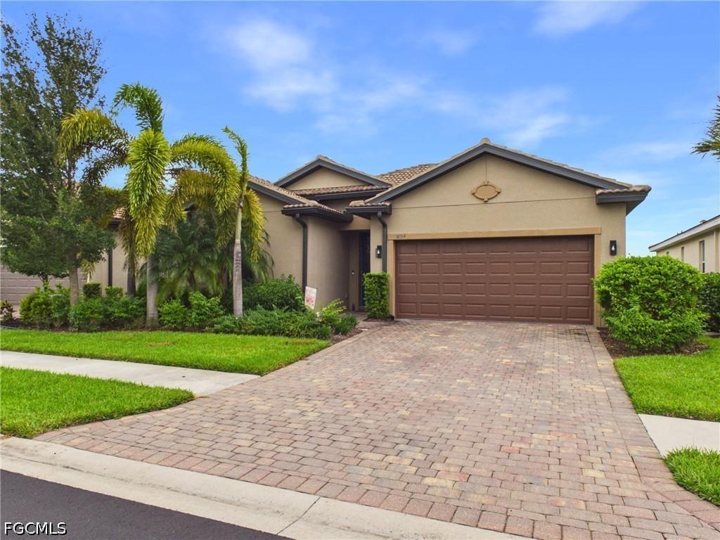 16104 Palmetto Prairie Dr., Alva, FL 33920