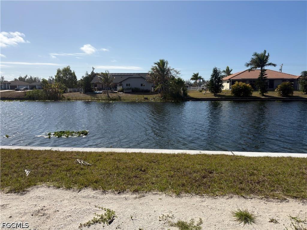 2718 NW 14th Ter., Cape Coral, FL 33993
