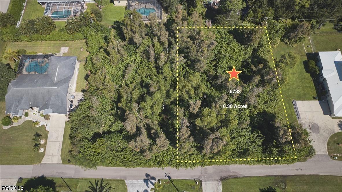 6733 Fairview St., Fort Myers, FL 33966
