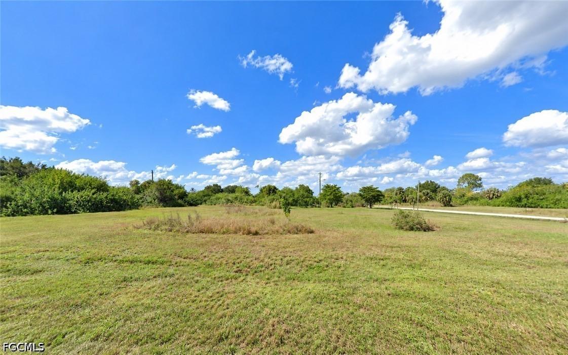 2620 NE 22nd Pl., Cape Coral, FL 33909