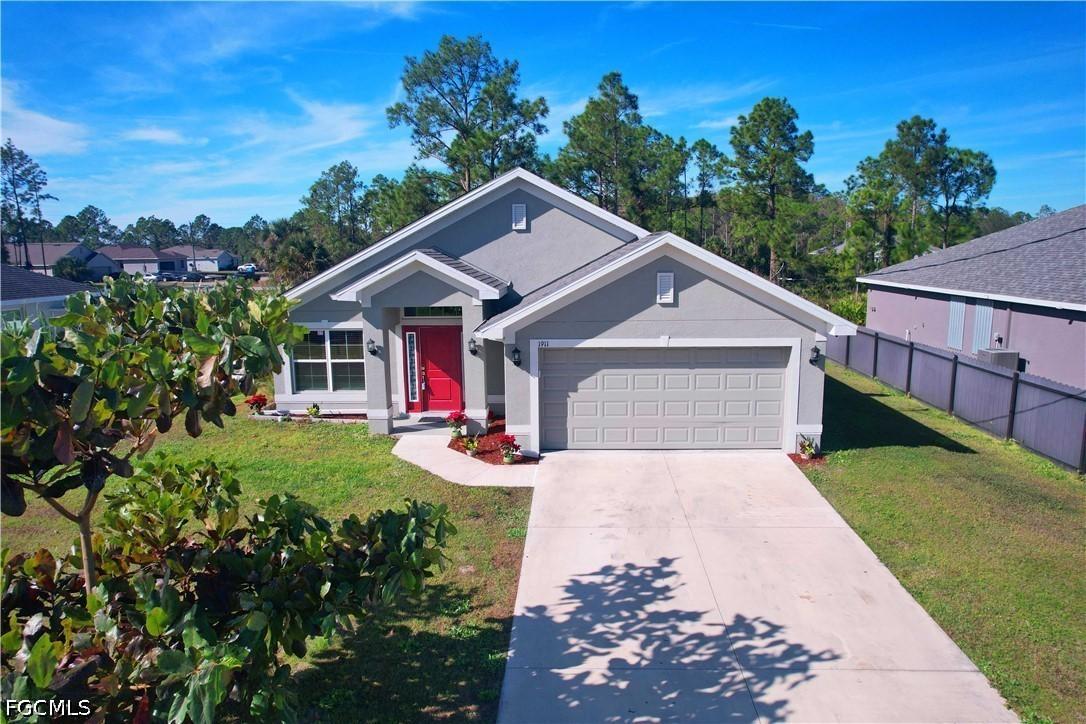 1911 Lemona Ave., Lehigh Acres, FL 33972