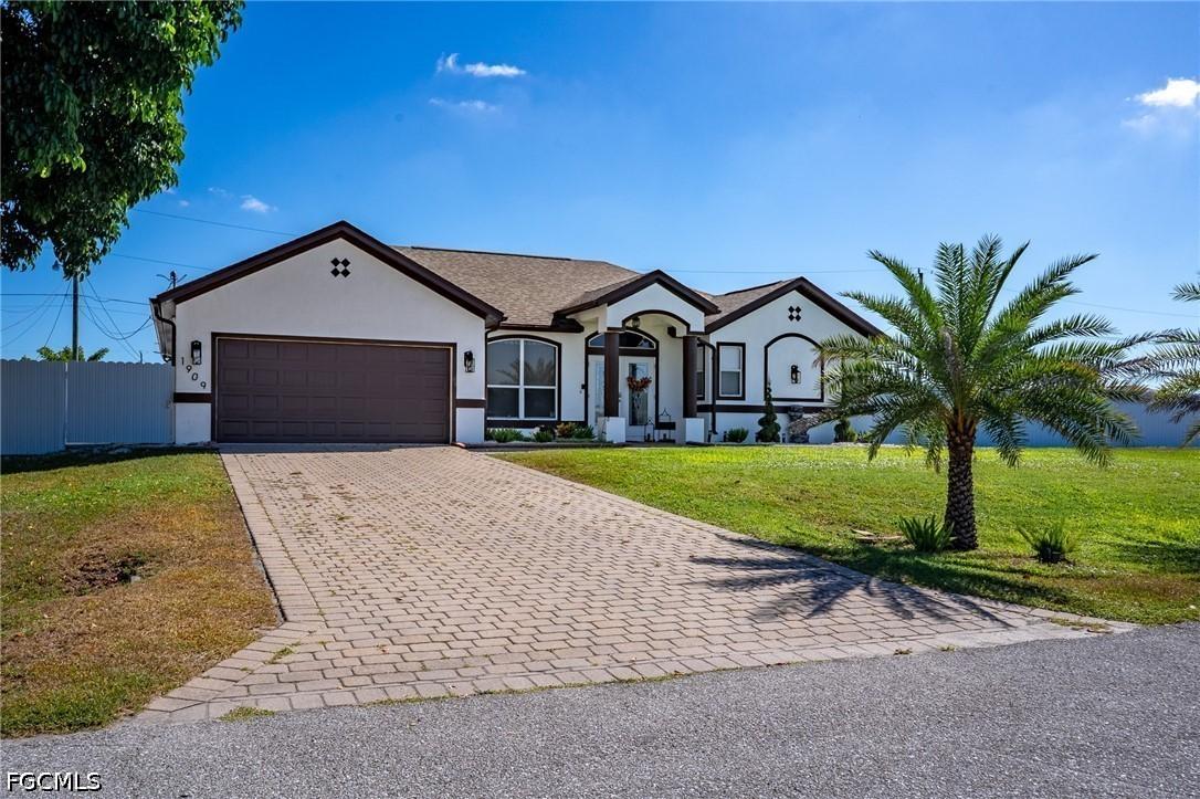 1909 NE 1st Pl., Cape Coral, FL 33909