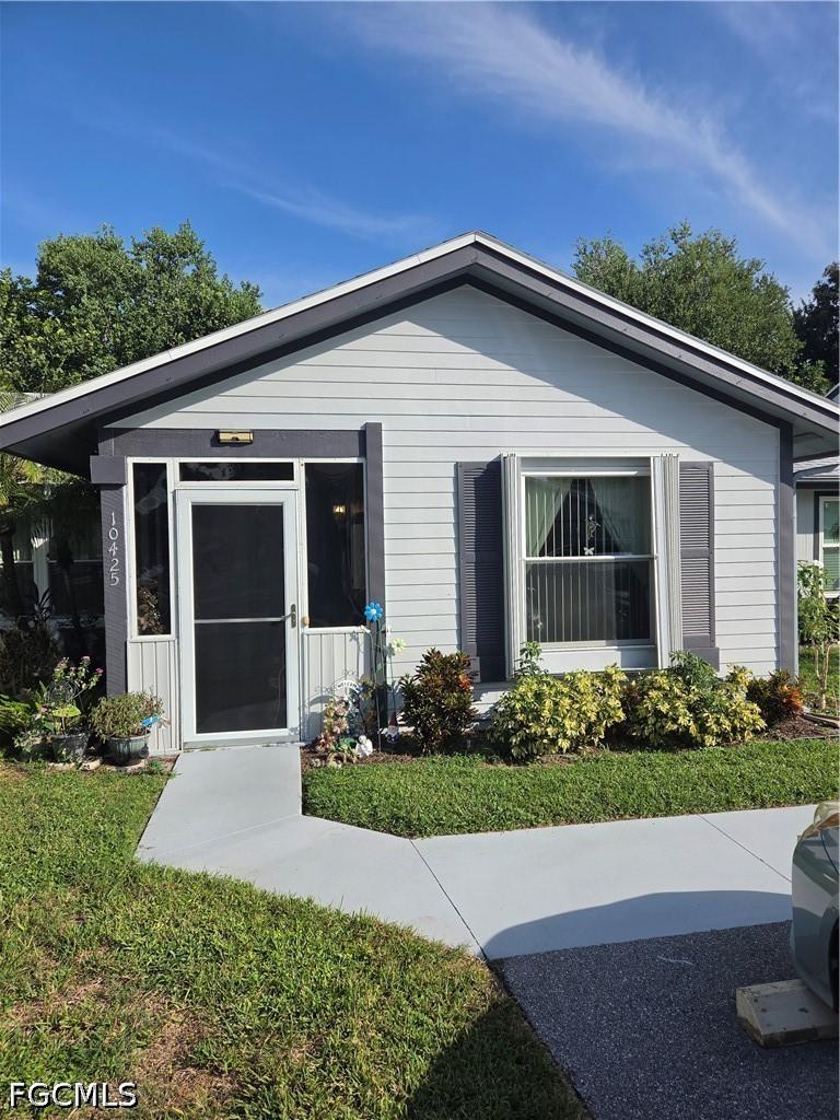 10425 New Bedford Ct., Lehigh Acres, FL 33936