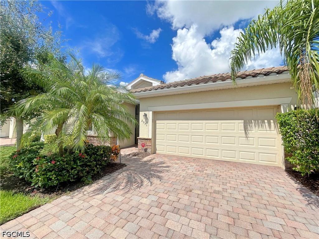 2571 Laurentina Ln., Cape Coral, FL 33909