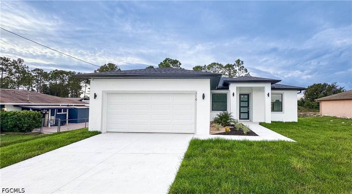 714 Carbon St., Lehigh Acres, FL 33974