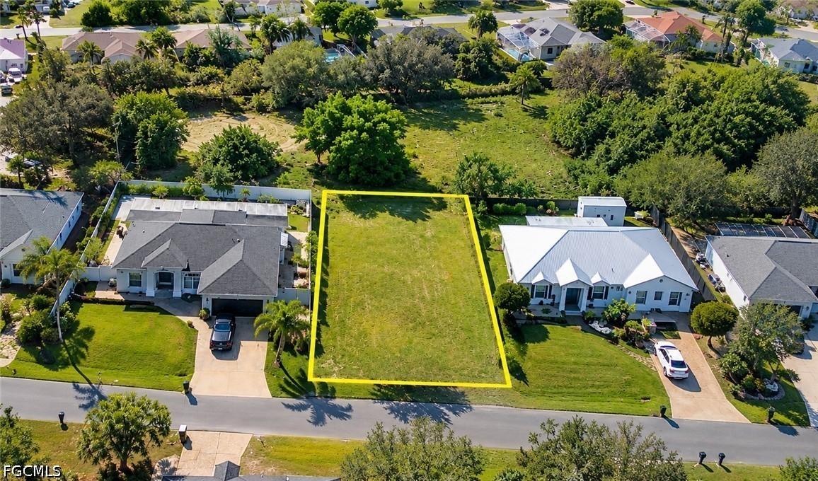 6230 Castlewood Cir., Fort Myers, FL 33905