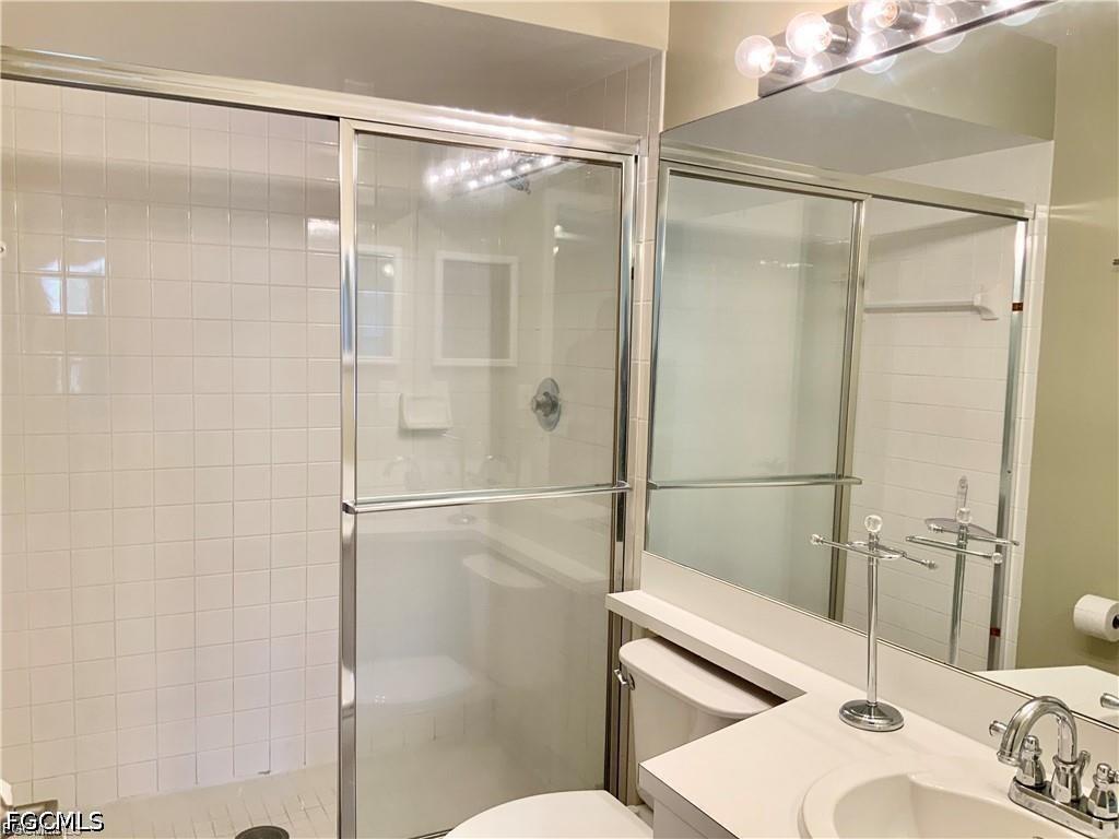 14471 Lakewood Trace Ct. #202, Fort Myers, FL 33919