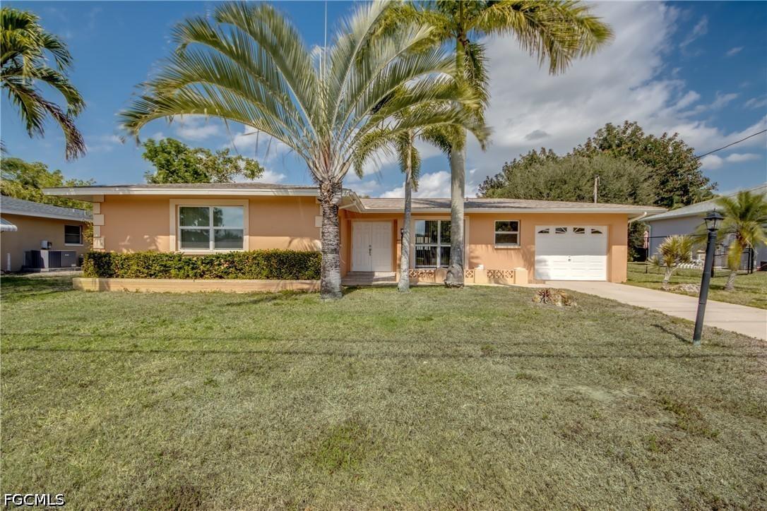 4156 Country Club Blvd., Cape Coral, FL 33904