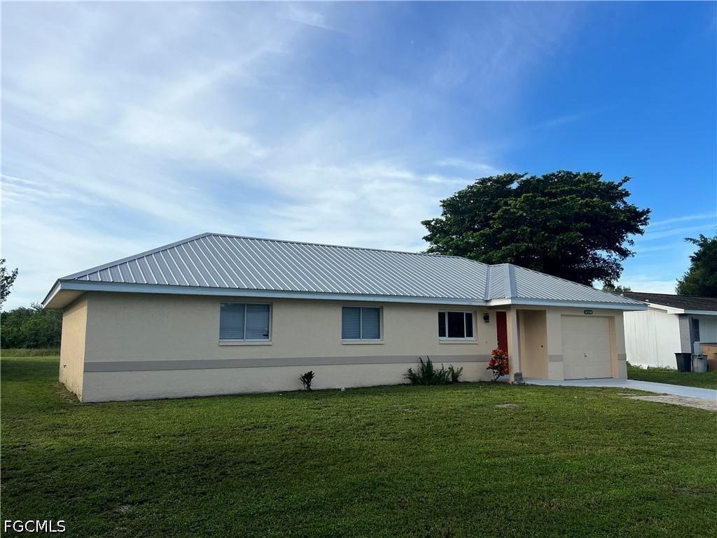 1121 Gifford Ave., Lehigh Acres, FL 33936
