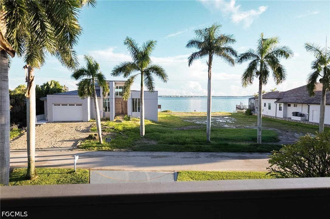 647 Coral Dr., Cape Coral, FL 33904