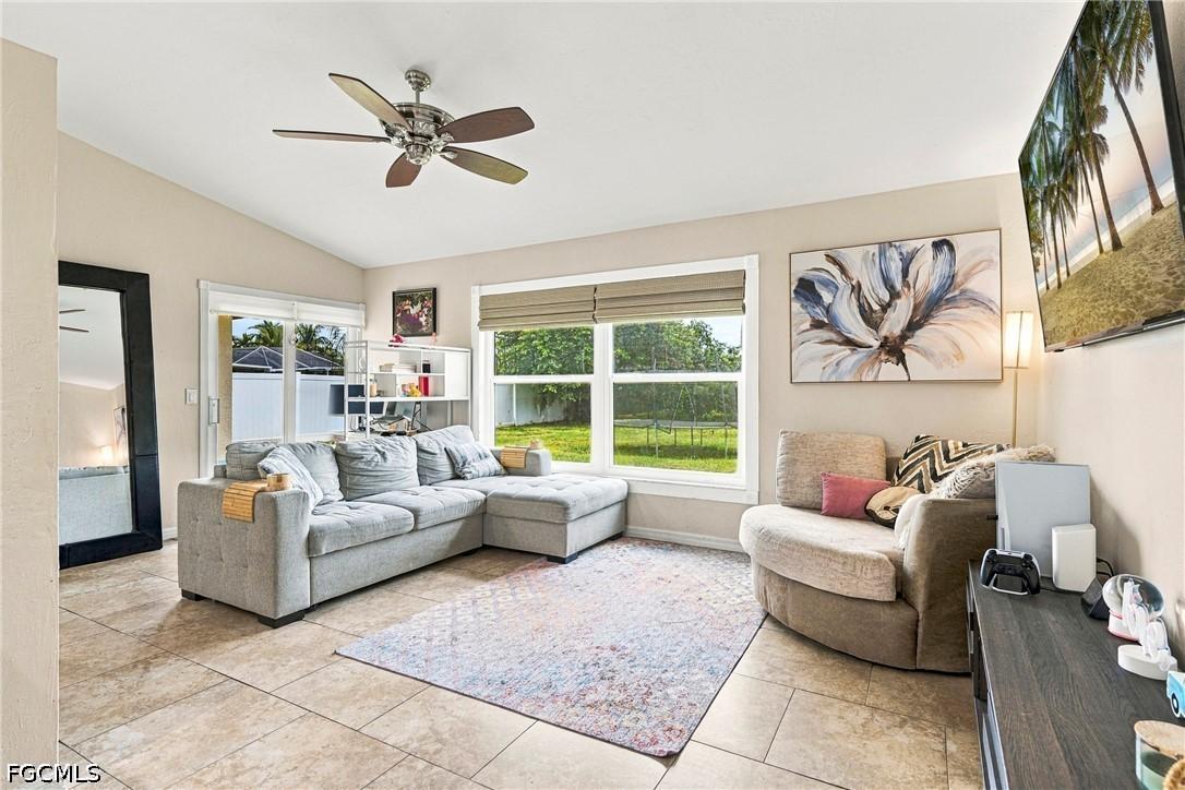222 SW 44th St., Cape Coral, FL 33914