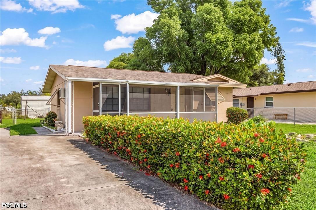 2450 Aztec Dr., Fort Myers, FL 33916
