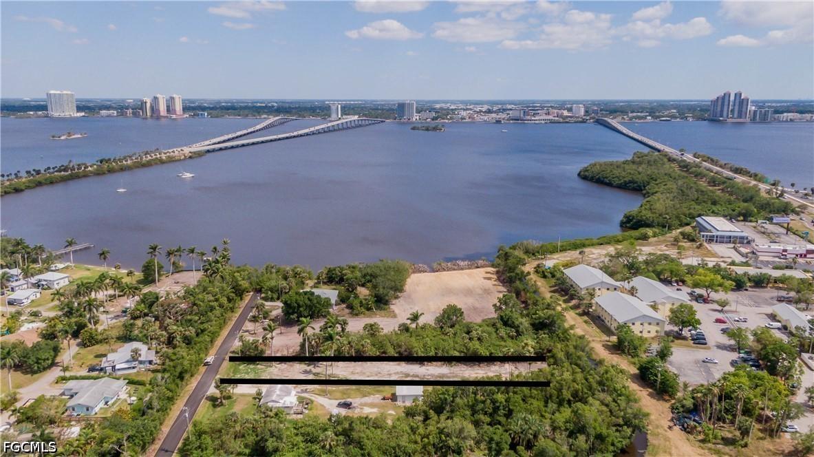 1069 River Rd., North Fort Myers, FL 33903