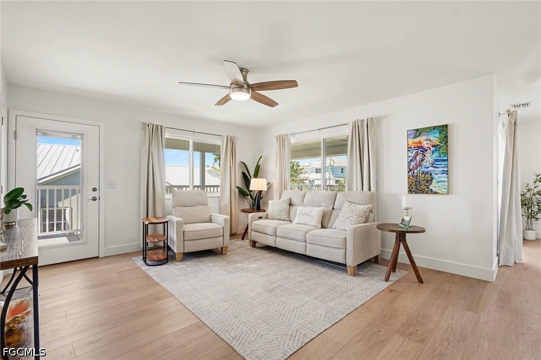 942 Prescott St., Fort Myers Beach, FL 33931