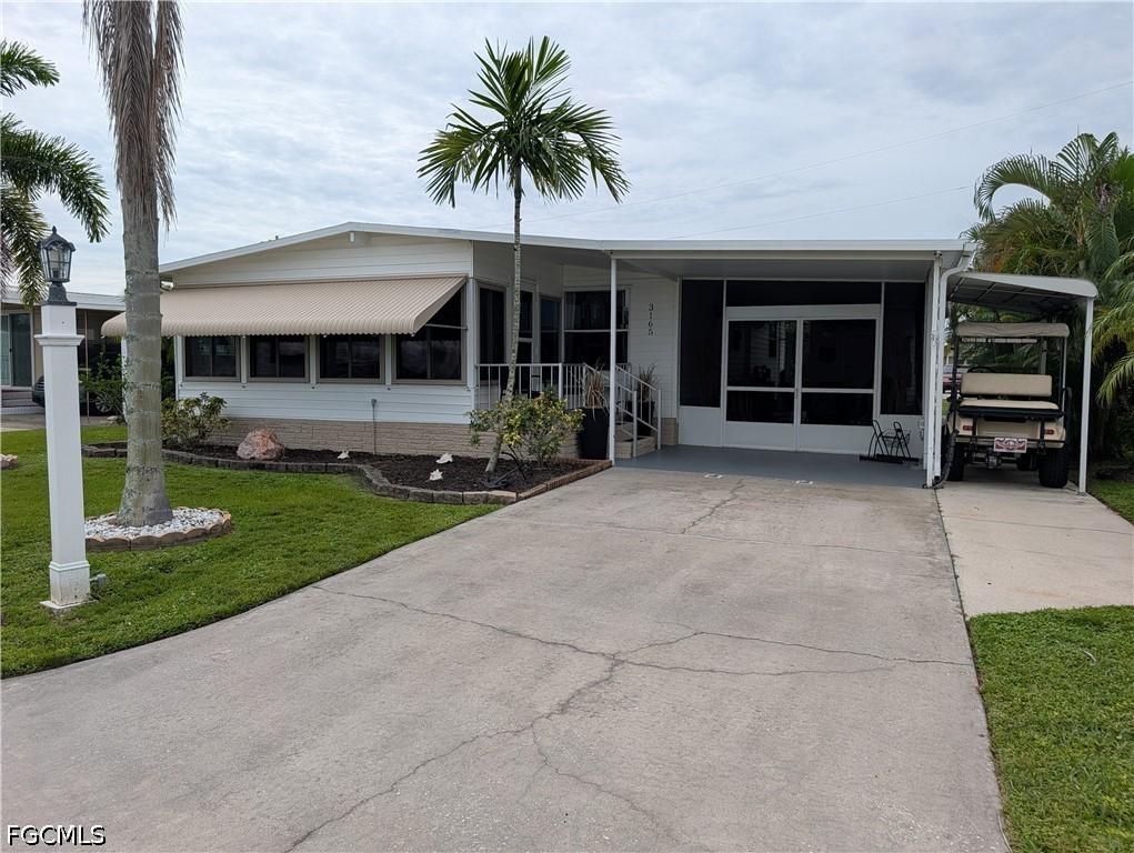 3165 Mercury Ln., North Fort Myers, FL 33903