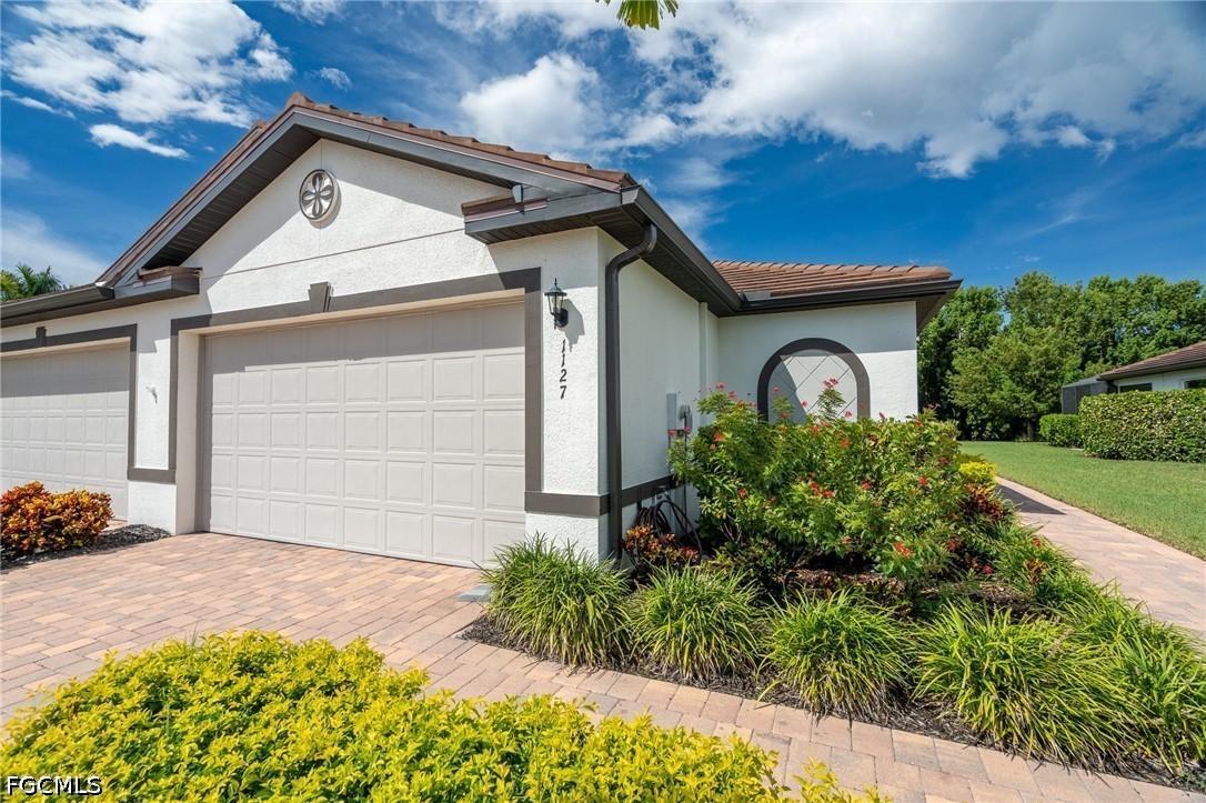 1127 S Town And River Dr., Fort Myers, FL 33919