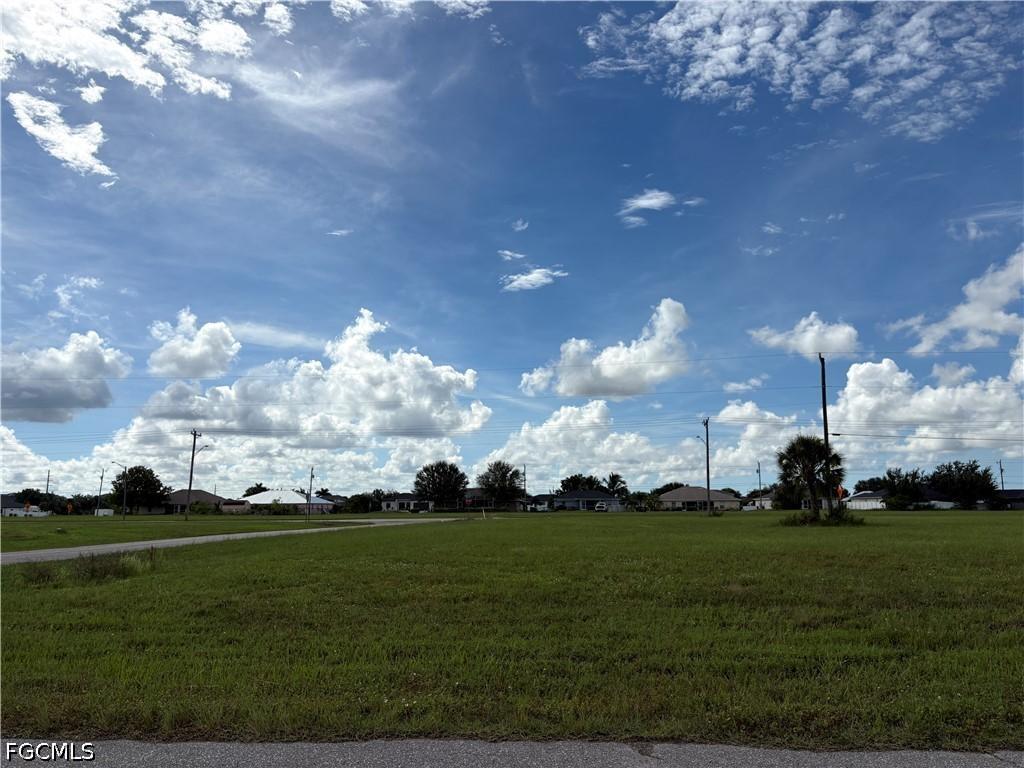 2212 NE 16th Ter., Cape Coral, FL 33909
