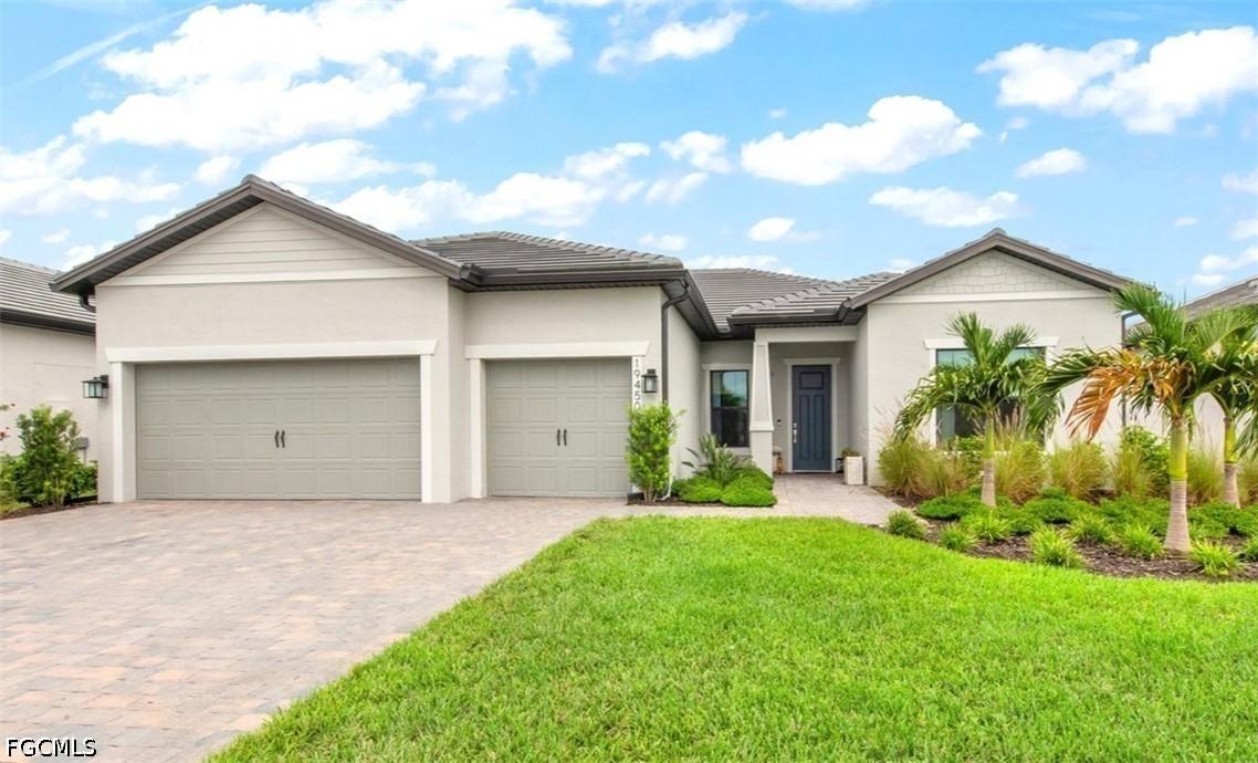 19450 Hinkley Dr., Estero, FL 33928