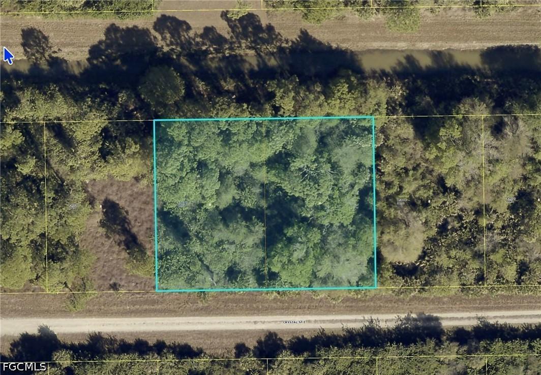 1237 Crystal St., Lehigh Acres, FL 33974