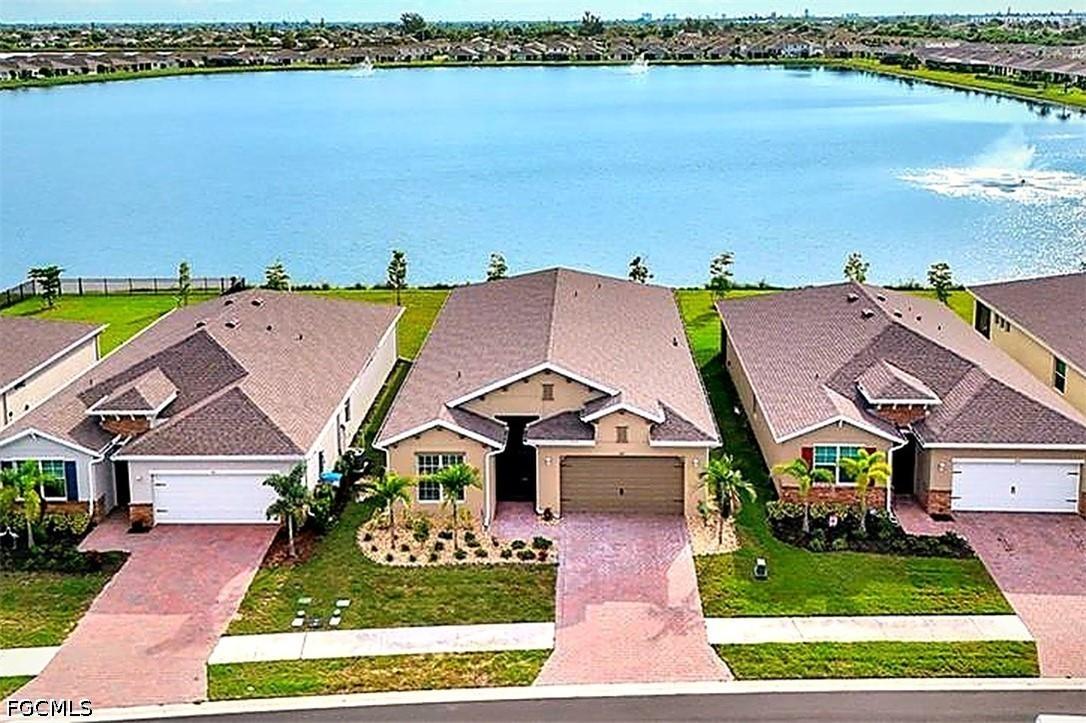 447 Spring Hill Lake Loop, Cape Coral, FL 33993