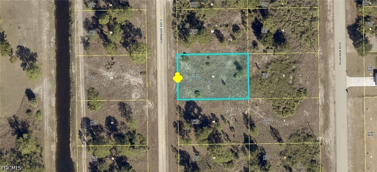 419 Fernwood Ave., Lehigh Acres, FL 33974
