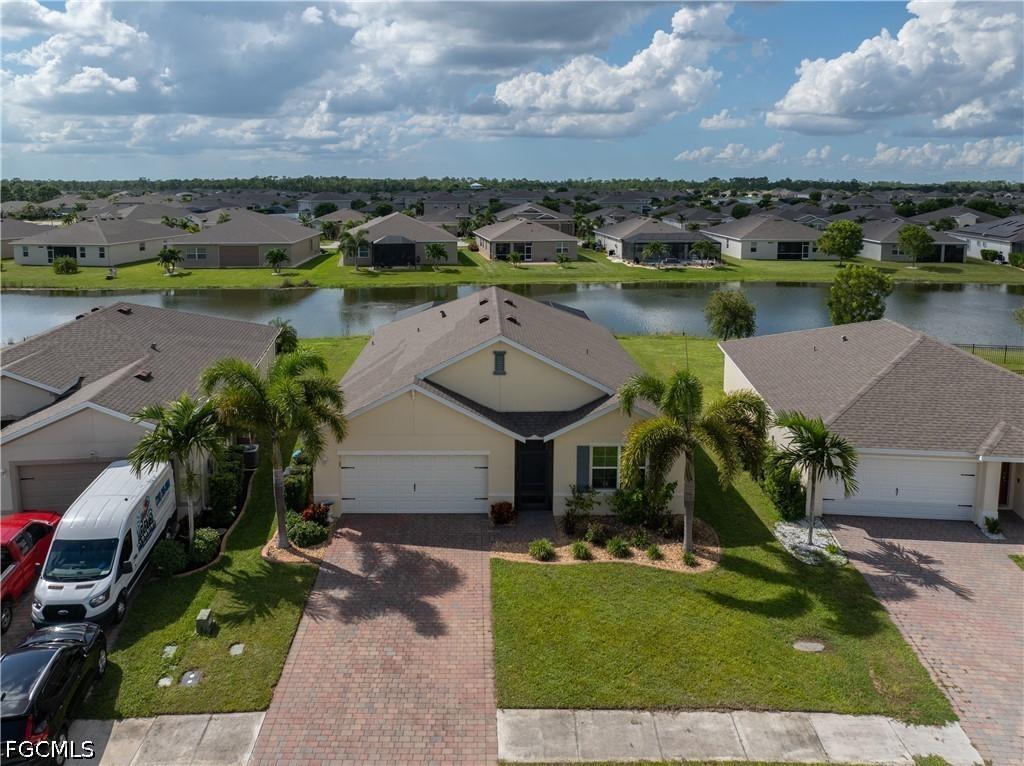 3190 Estancia Ln., Cape Coral, FL 33909