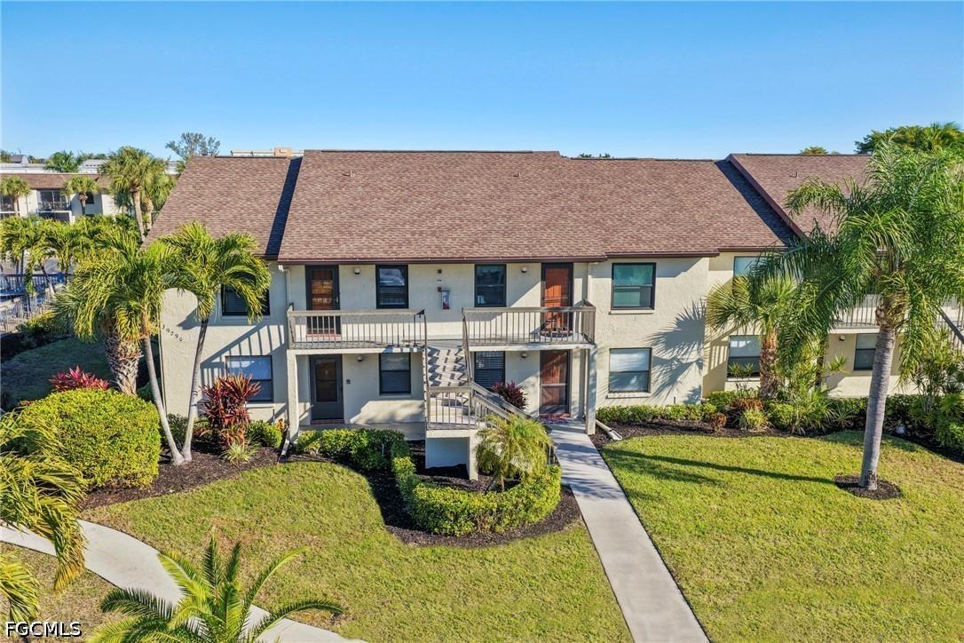 9290 Lake Park Dr. #201, Fort Myers, FL 33919