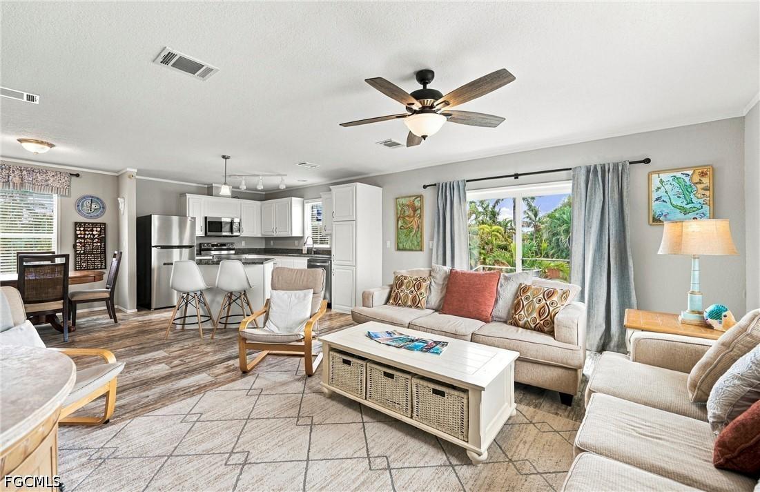 5520 Rainbow Dr., Bokeelia, FL 33922