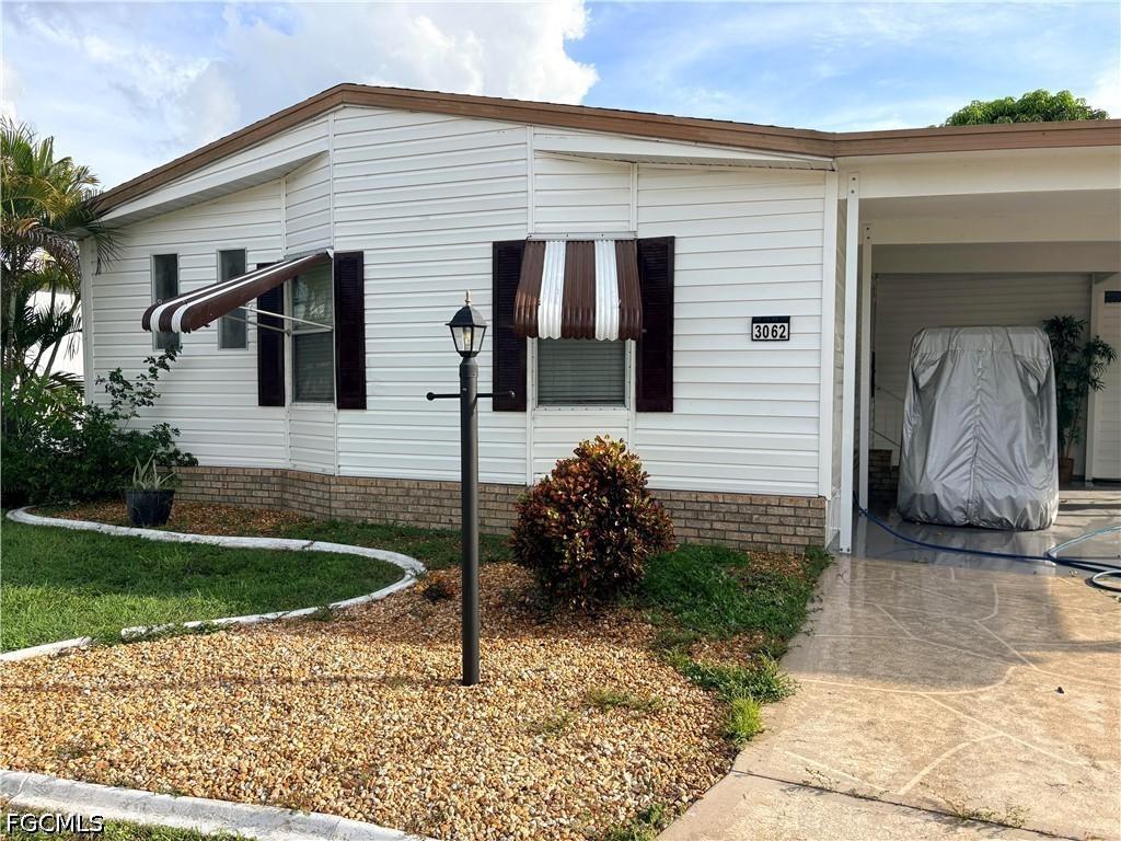 3062 Artesian Ln., North Fort Myers, FL 33917
