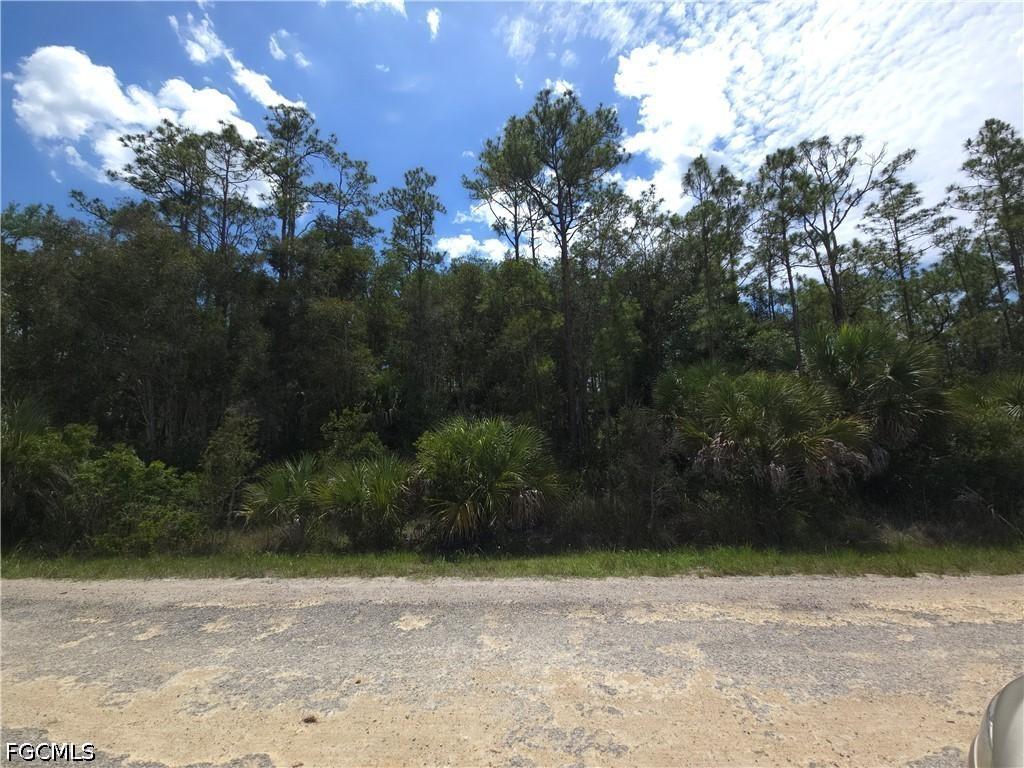 1917 Holyoke Ave., Lehigh Acres, FL 33972